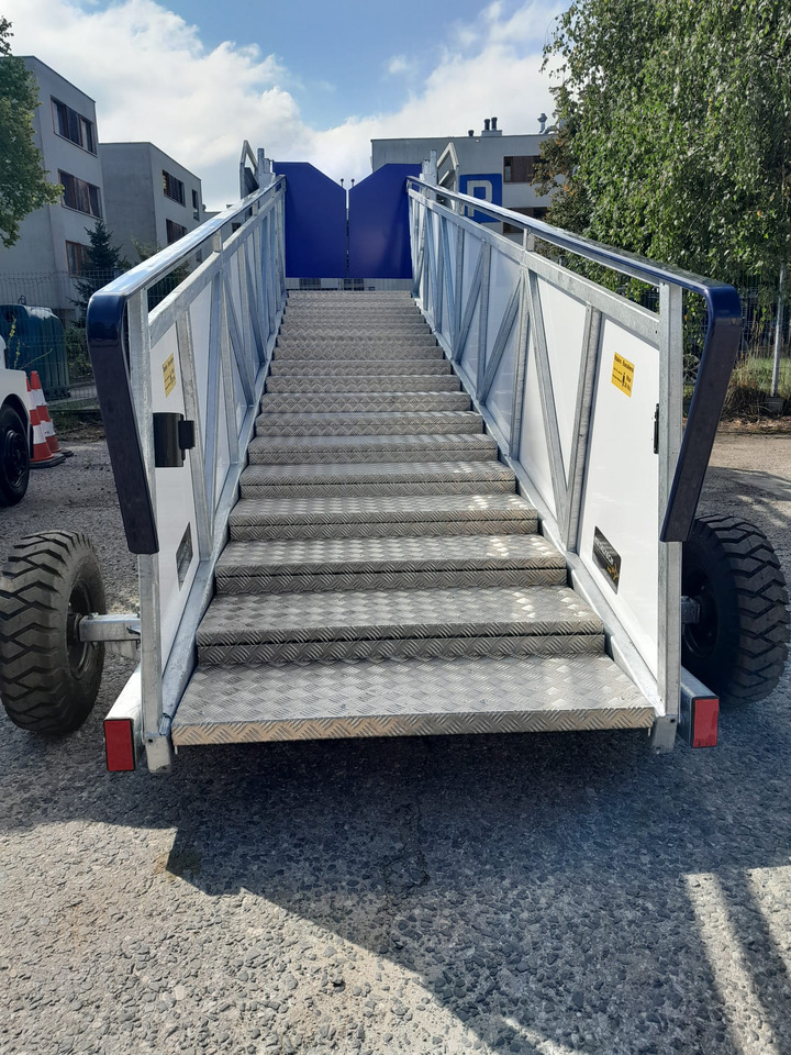 سلالم الطائرة AERO-GSE stairs Towable stairs with the pedestrian movement ( 2,4-3,8m): صورة 9