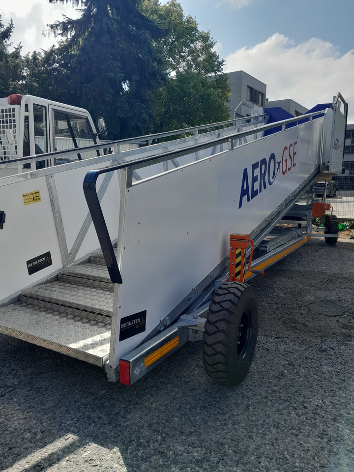 سلالم الطائرة AERO-GSE stairs Towable stairs with the pedestrian movement ( 2,4-3,8m): صورة 8