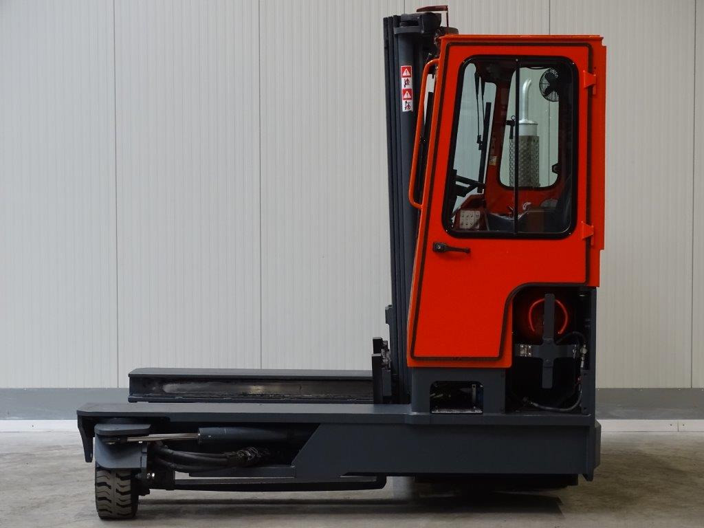 Combilift C5000L - TRIPLEX - شاحنة مناولة بأربعة اتجاهات: صورة 1 Combilift C5000L - TRIPLEX - شاحنة مناولة بأربعة اتجاهات: صورة 1
