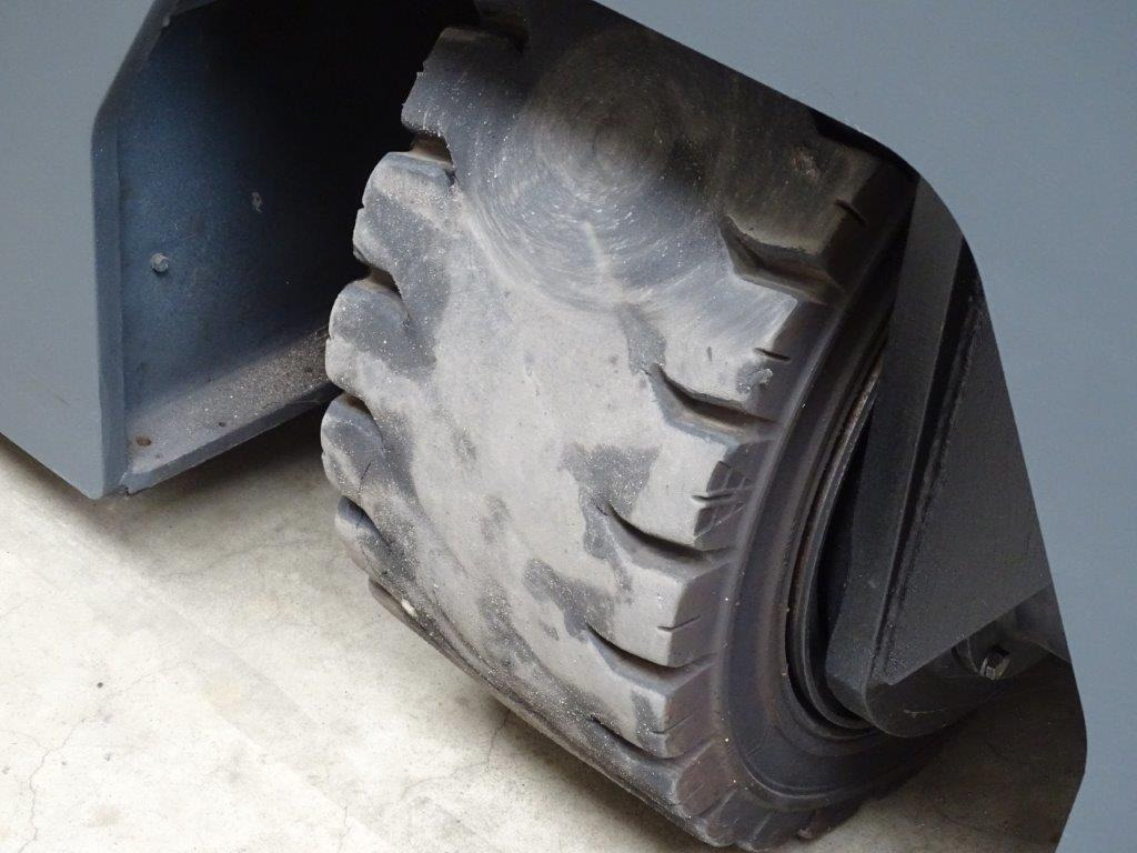 Combilift ESL5067 - REIFEN SE -TRIPLEX Combilift ESL5067 - REIFEN SE -TRIPLEX: صورة 10 Combilift ESL5067 - REIFEN SE -TRIPLEX Combilift ESL5067 - REIFEN SE -TRIPLEX: صورة 10