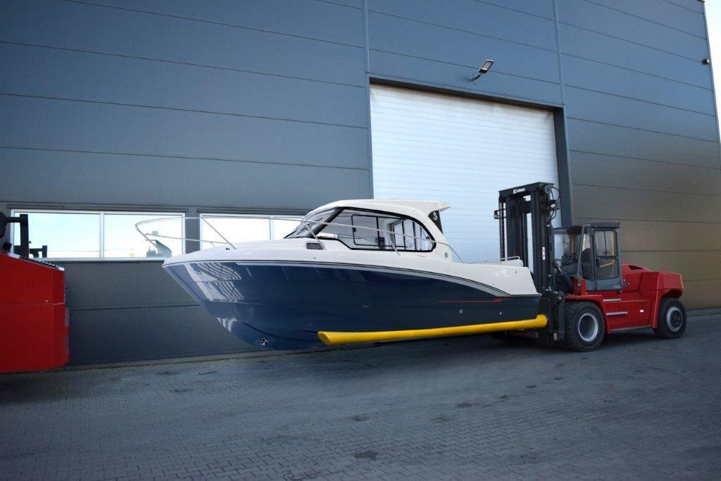 Kalmar DCE150-6 Marine Forklift For Boat Handling - رافعة شوكية ديزل: صورة 1 Kalmar DCE150-6 Marine Forklift For Boat Handling - رافعة شوكية ديزل: صورة 1