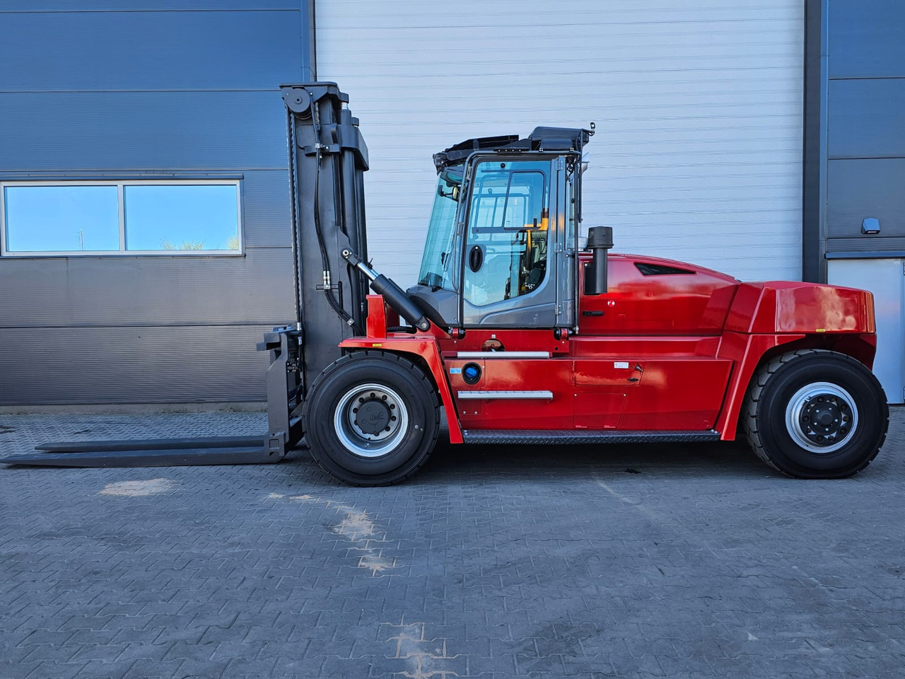 Kalmar DCG160-12 - رافعة شوكية ديزل: صورة 3 Kalmar DCG160-12 - رافعة شوكية ديزل: صورة 3