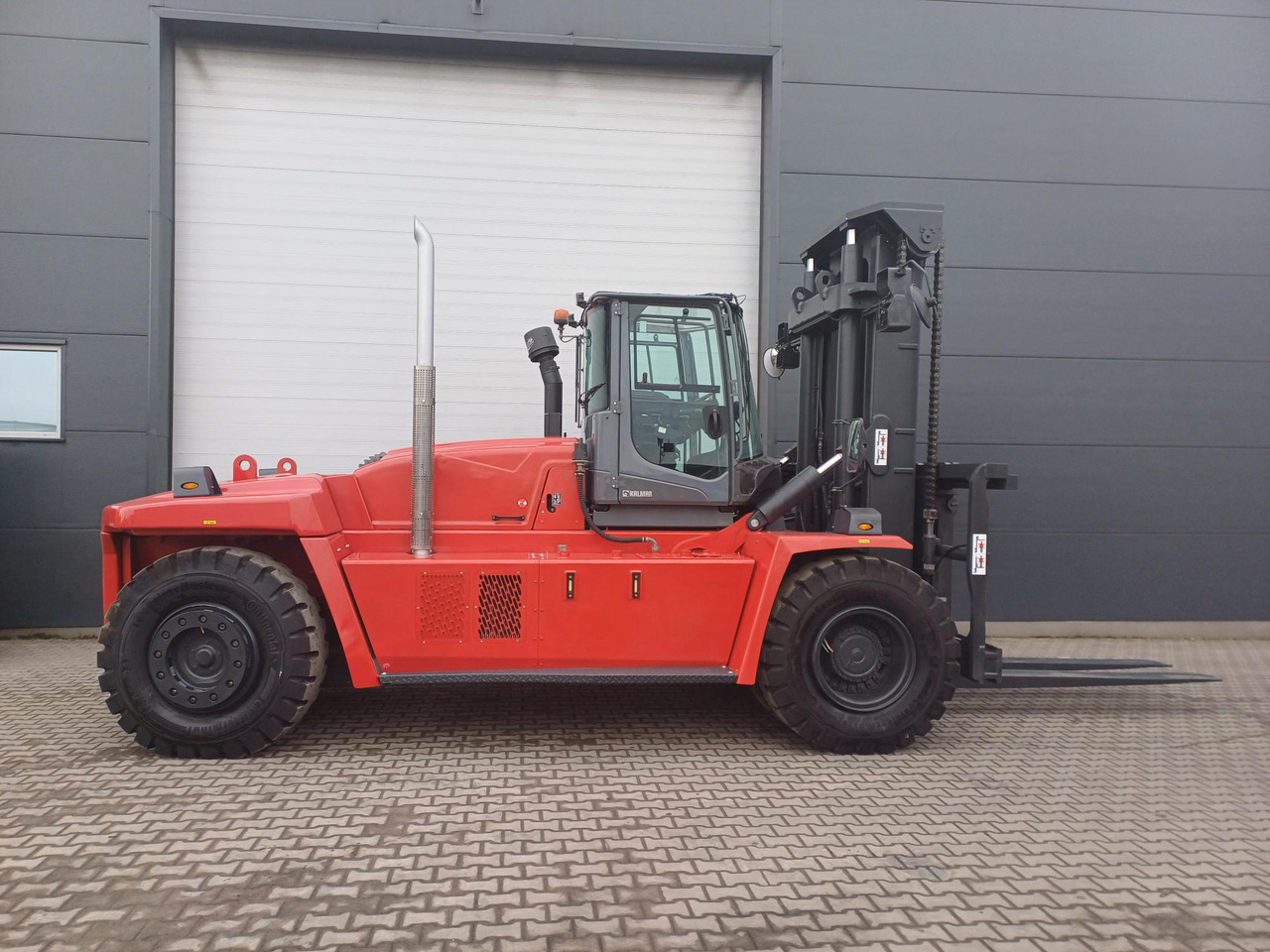 Kalmar DCG250-12LB - رافعة شوكية ديزل: صورة 4 Kalmar DCG250-12LB - رافعة شوكية ديزل: صورة 4