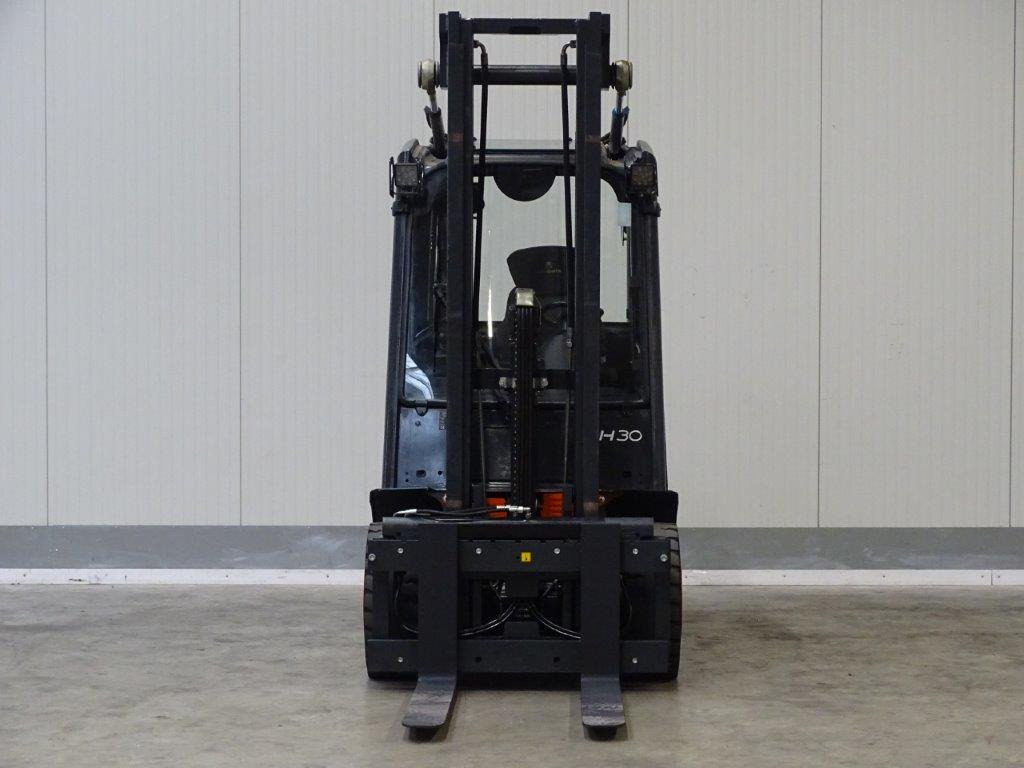 Linde H30D - رافعة شوكية ديزل: صورة 5 Linde H30D - رافعة شوكية ديزل: صورة 5