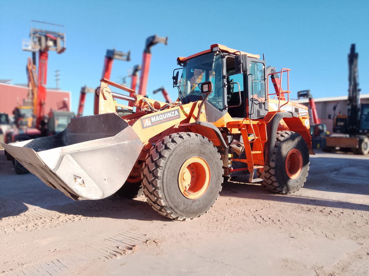 DOOSAN DL300-5 - اللودر بعجل: صورة 4 DOOSAN DL300-5 - اللودر بعجل: صورة 4