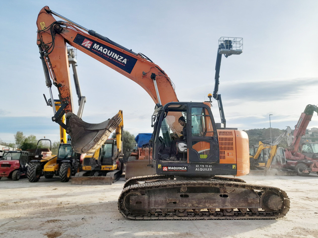 DOOSAN DX235LCR - حفار زحاف: صورة 1 DOOSAN DX235LCR - حفار زحاف: صورة 1