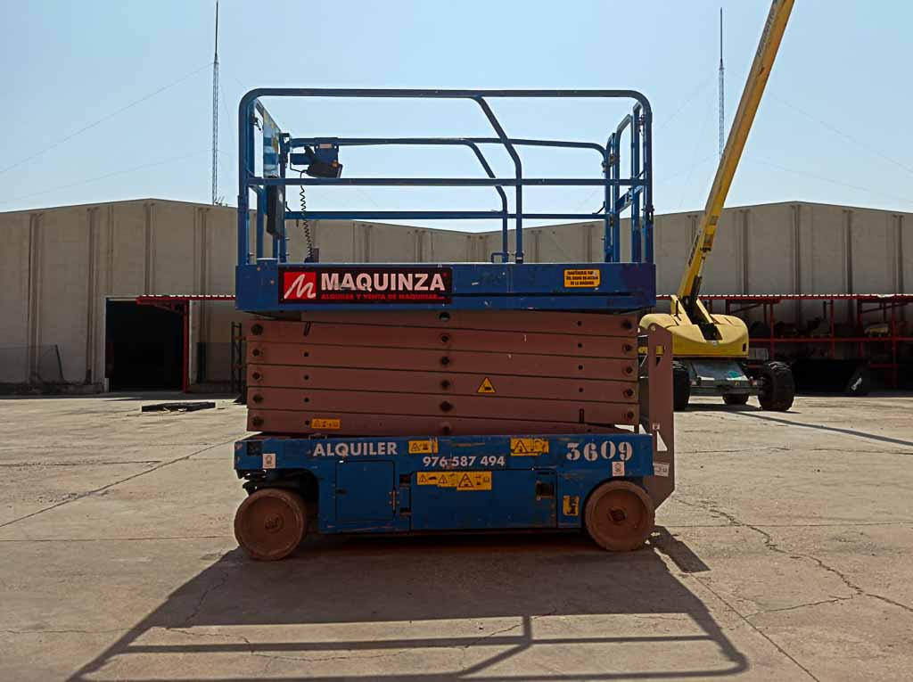 GENIE GS4047 - رافعة هيدروليكية مقصية: صورة 4 GENIE GS4047 - رافعة هيدروليكية مقصية: صورة 4