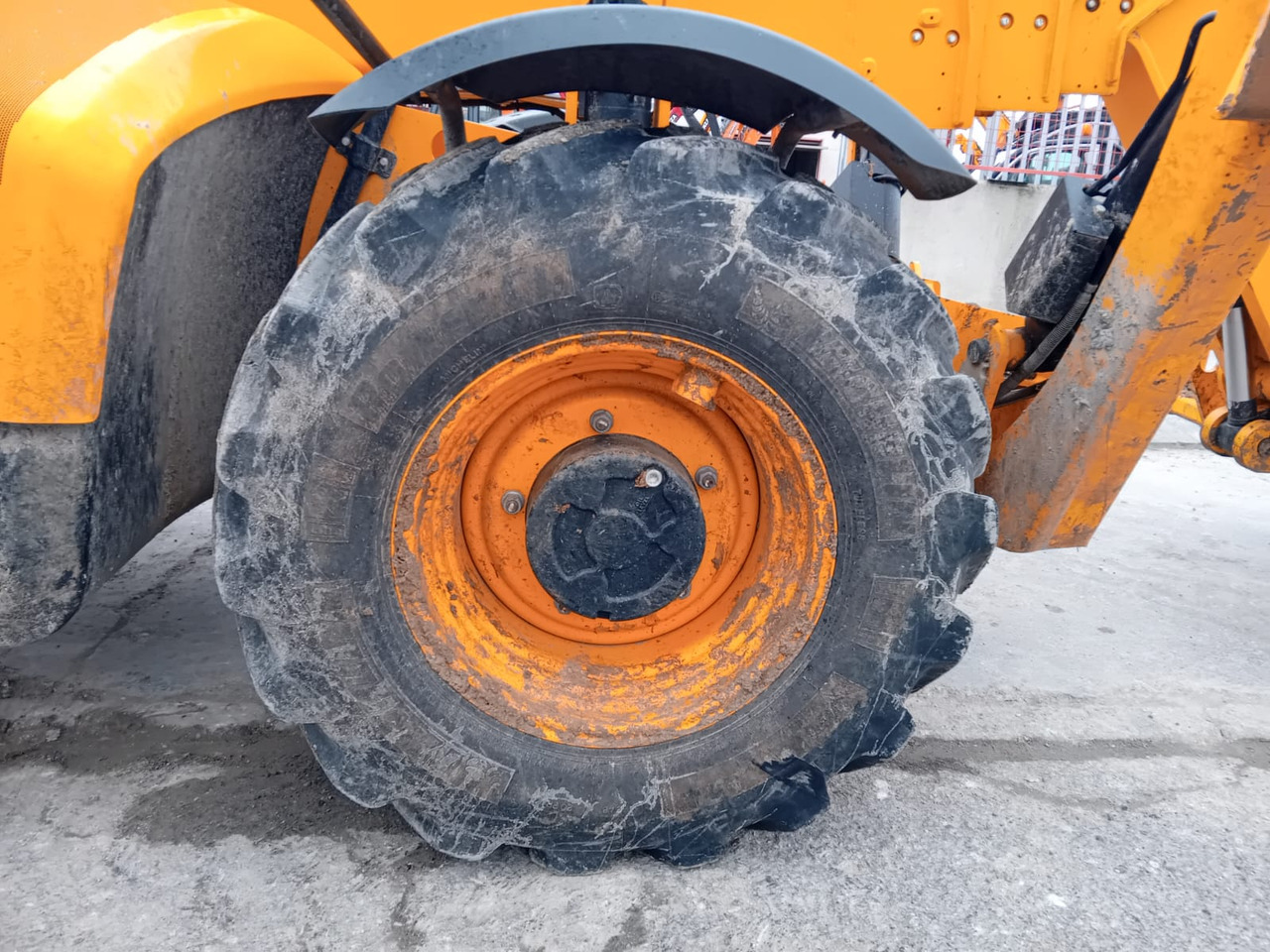 رافعة تلسكوبية JCB 540.180: صورة 17