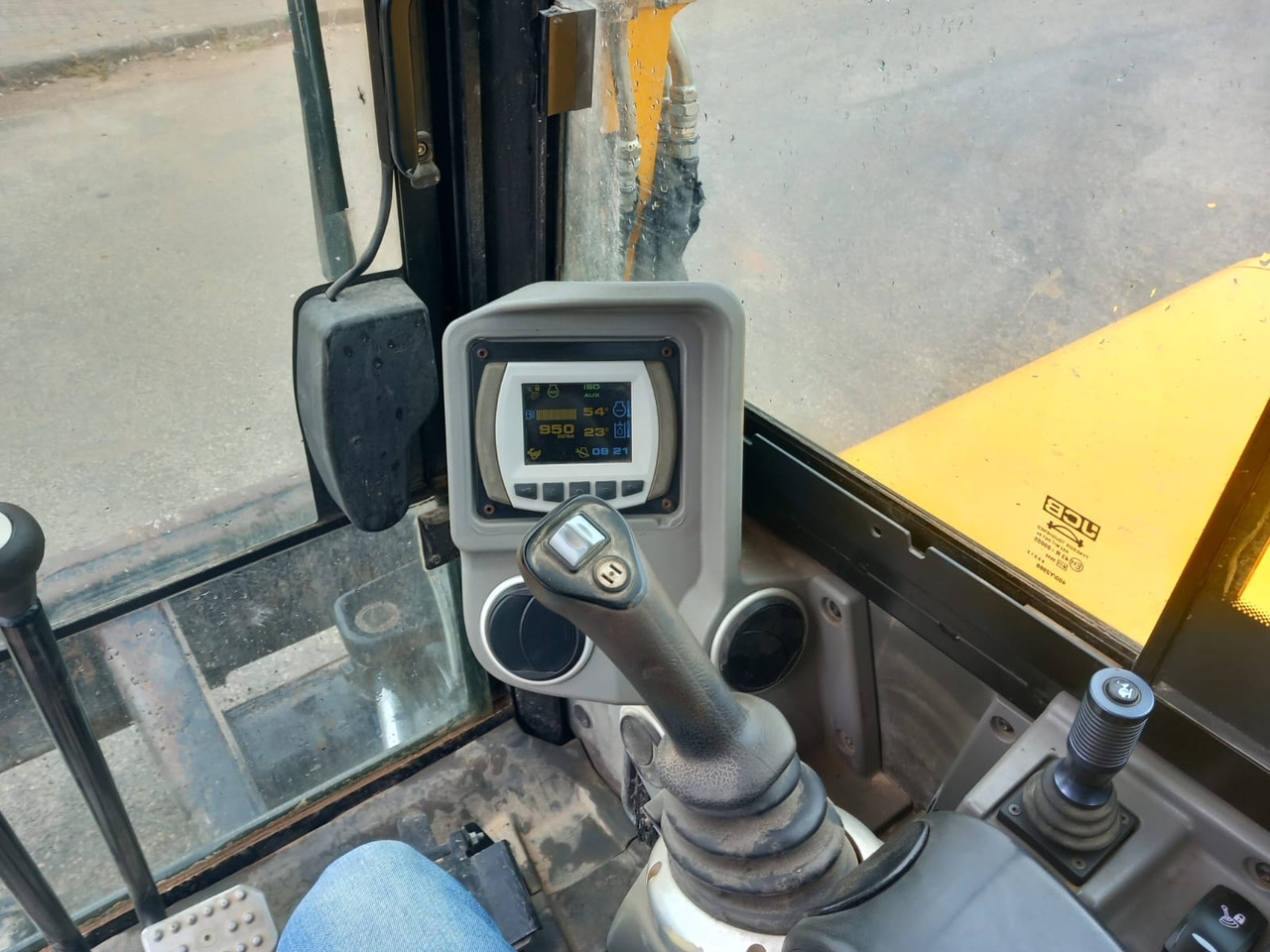 JCB 85Z - حفارة مُصَّغرة: صورة 5 JCB 85Z - حفارة مُصَّغرة: صورة 5