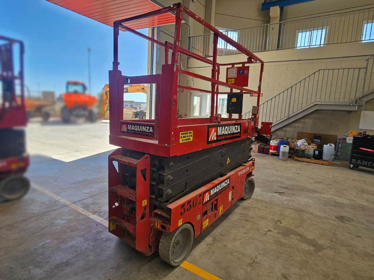 MANITOU 100SEC - رافعة هيدروليكية مقصية: صورة 3 MANITOU 100SEC - رافعة هيدروليكية مقصية: صورة 3