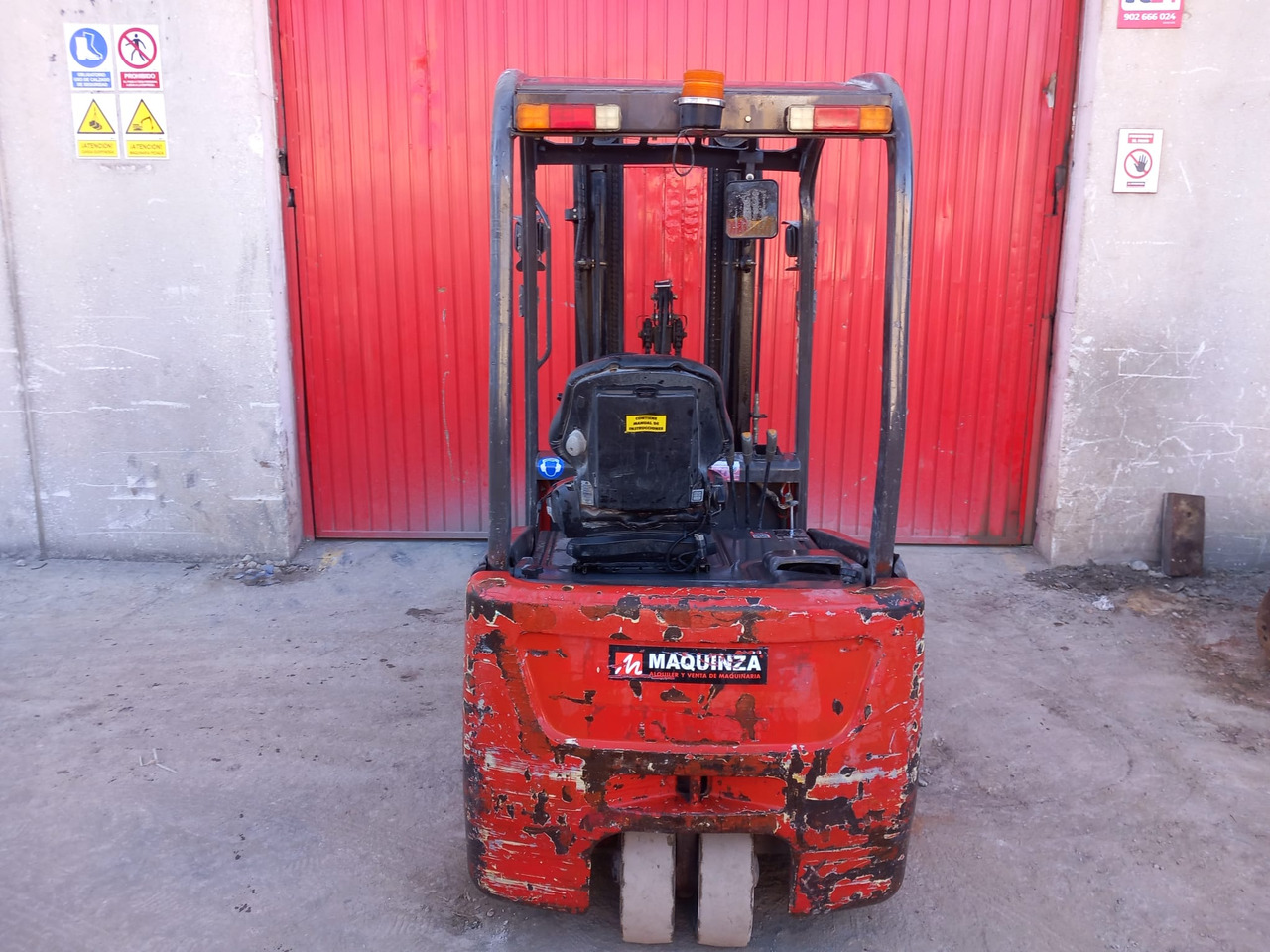 MANITOU ME318 48V - رافعة شوكية كهربائية: صورة 2 MANITOU ME318 48V - رافعة شوكية كهربائية: صورة 2