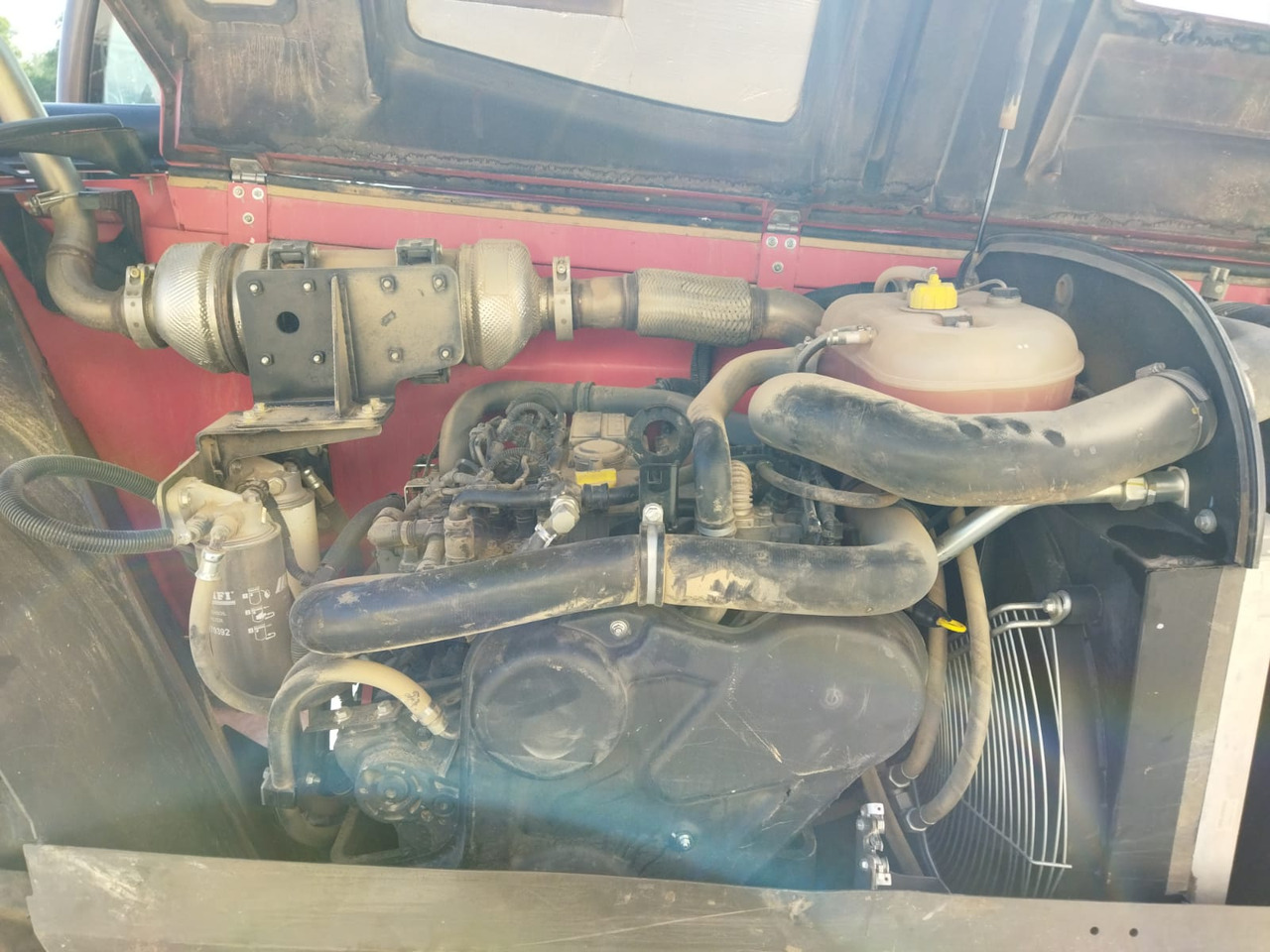 رافعة تلسكوبية MANITOU MT1335 EASY 75D: صورة 8