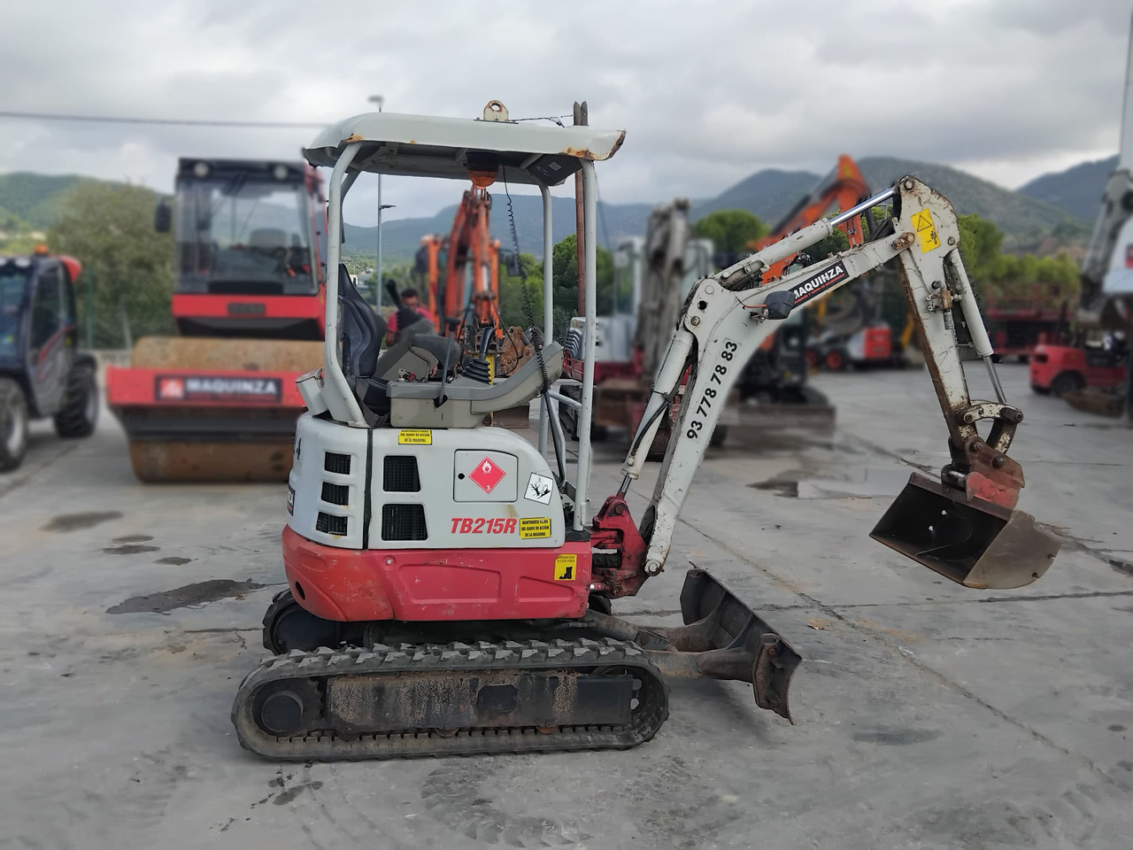 TAKEUCHI TB215R EASY - حفارة مُصَّغرة: صورة 2 TAKEUCHI TB215R EASY - حفارة مُصَّغرة: صورة 2