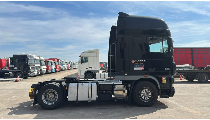 DAF 105 XF 460 (BOITE MANUELLE / MANUAL GEARBOX / AIRCO / PROPRE / AC / RETARDER) - وحدة جر: صورة 4 DAF 105 XF 460 (BOITE MANUELLE / MANUAL GEARBOX / AIRCO / PROPRE / AC / RETARDER) - وحدة جر: صورة 4