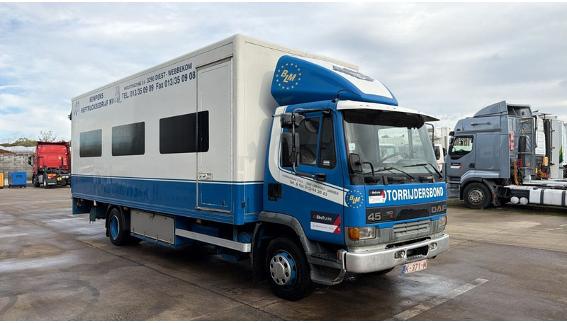 DAF 45 ATI 150 (BELGIAN TRUCK / STEEL SUSP. / LAMES / PERFECT CONDITION / LIFT) - شاحنة مقفلة: صورة 2 DAF 45 ATI 150 (BELGIAN TRUCK / STEEL SUSP. / LAMES / PERFECT CONDITION / LIFT) - شاحنة مقفلة: صورة 2
