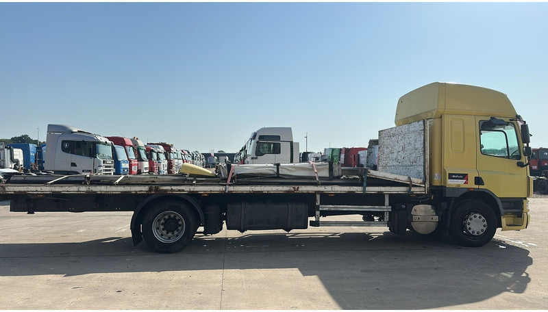 DAF 75 CF 310 (GOOD CONDITION / POSSIBLE AS BOX WITH CURTAIN / BONNE ETAT) - شاحنات مسطحة: صورة 4 DAF 75 CF 310 (GOOD CONDITION / POSSIBLE AS BOX WITH CURTAIN / BONNE ETAT) - شاحنات مسطحة: صورة 4