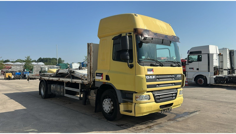 DAF 75 CF 310 (GOOD CONDITION / POSSIBLE AS BOX WITH CURTAIN / BONNE ETAT) - شاحنات مسطحة: صورة 3 DAF 75 CF 310 (GOOD CONDITION / POSSIBLE AS BOX WITH CURTAIN / BONNE ETAT) - شاحنات مسطحة: صورة 3