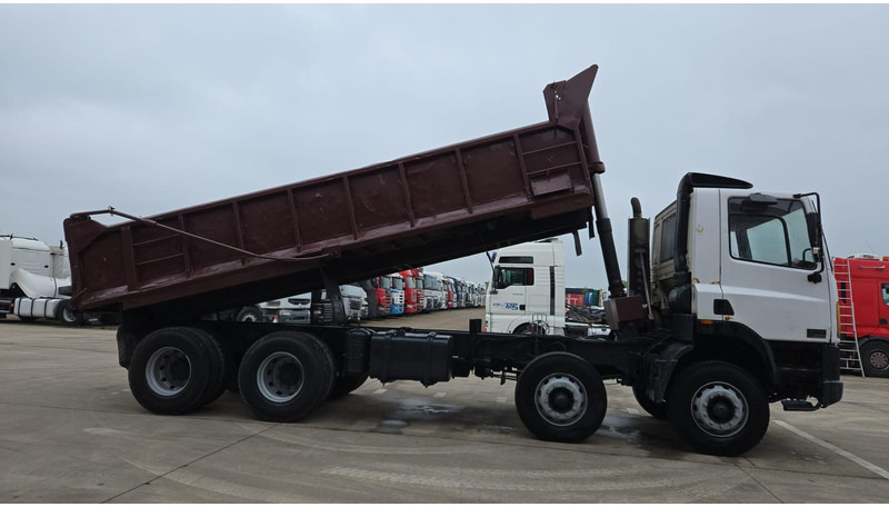 DAF 85 CF 340 (EURO 2 / MANUAL PUMP / STEEL SUSP. / POSSIBLE AS CHASSIS / 8X4) - شاحنة قلاب: صورة 4 DAF 85 CF 340 (EURO 2 / MANUAL PUMP / STEEL SUSP. / POSSIBLE AS CHASSIS / 8X4) - شاحنة قلاب: صورة 4