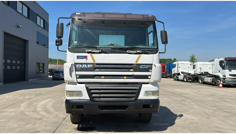 DAF 85 CF 430 (EURO 3 / MANUAL GEARBOX / BOITE MANUELLE / BIG HUB / 8X4 / STEEL SUSP. / LAMES) - شاحنة هيكل كابينة: صورة 2 DAF 85 CF 430 (EURO 3 / MANUAL GEARBOX / BOITE MANUELLE / BIG HUB / 8X4 / STEEL SUSP. / LAMES) - شاحنة هيكل كابينة: صورة 2