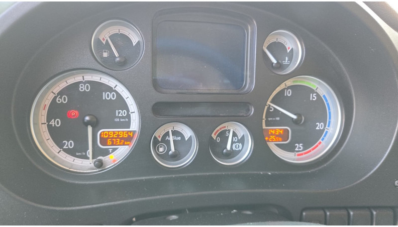 وحدة جر DAF XF 105.410 (BOITE MANUELLE / SUPER PROPRE !!! / TRES BONNE ETAT / AIRCO / MANUAL GEARBOX): صورة 15