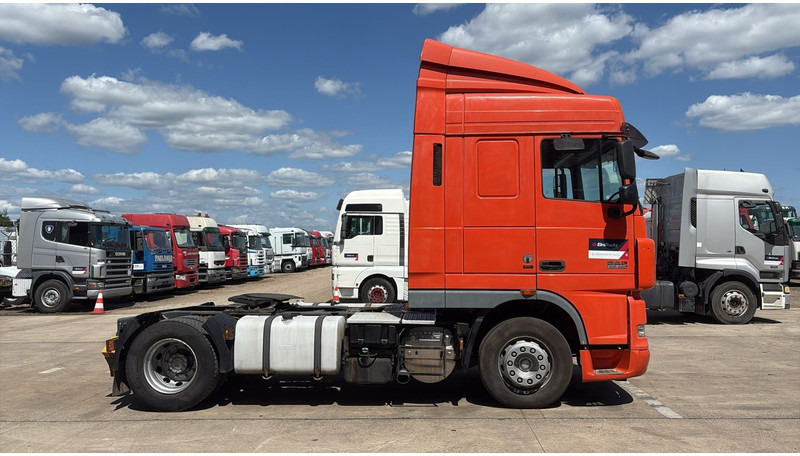DAF XF 105.460 (MANUAL GEARBOX / BOITE MANUELLE) - وحدة جر: صورة 4 DAF XF 105.460 (MANUAL GEARBOX / BOITE MANUELLE) - وحدة جر: صورة 4