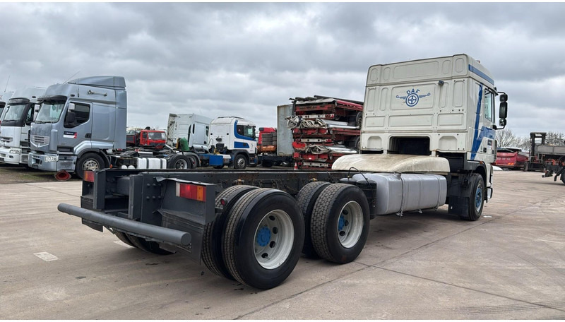 DAF XF 95.430 (EURO 3 / 10 TYRES / 6X2 / MANUAL GEARBOX / BOITE MANUELLE) - شاحنة هيكل كابينة: صورة 4 DAF XF 95.430 (EURO 3 / 10 TYRES / 6X2 / MANUAL GEARBOX / BOITE MANUELLE) - شاحنة هيكل كابينة: صورة 4