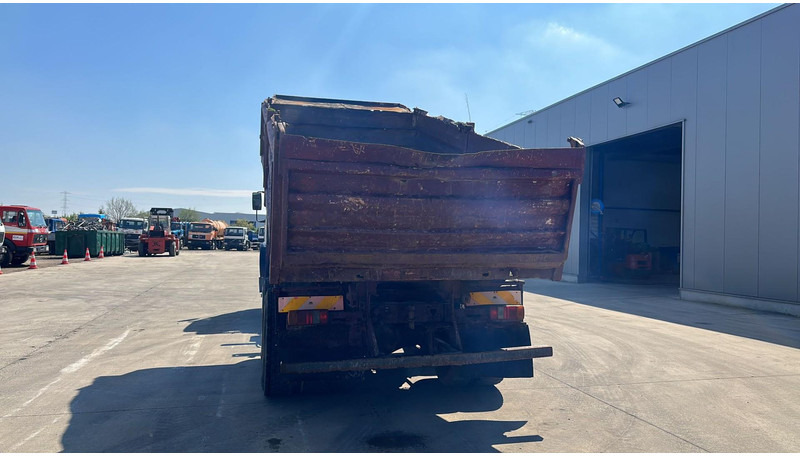 Iveco MAGIRUS 260 - 34 (LIVRAISON GRATUITE AU PORT D'ANVERS / POMPE MANUELLE) - شاحنة قلاب: صورة 5 Iveco MAGIRUS 260 - 34 (LIVRAISON GRATUITE AU PORT D'ANVERS / POMPE MANUELLE) - شاحنة قلاب: صورة 5