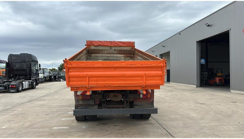 Iveco Magirus 170 - 23 (BOITE ZF / POMPE MANUELLE / V8 / LAMES / GRAND PONT) - شاحنة قلاب: صورة 5 Iveco Magirus 170 - 23 (BOITE ZF / POMPE MANUELLE / V8 / LAMES / GRAND PONT) - شاحنة قلاب: صورة 5