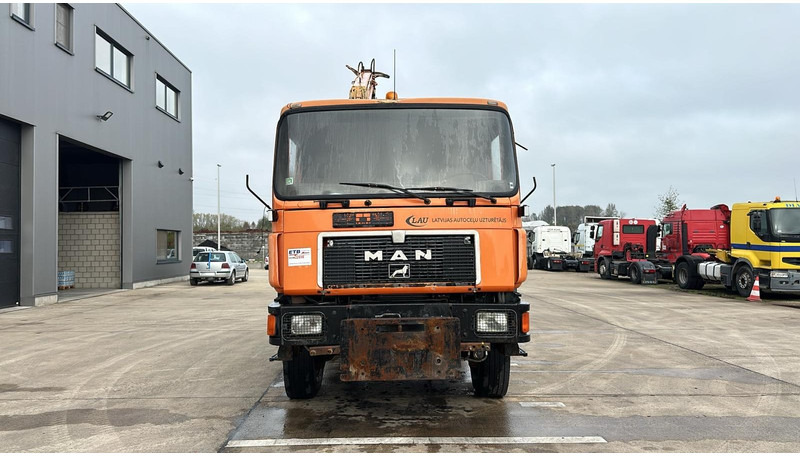 MAN 17.192 (4X4 / BIG AXLE / STEEL SUSPENSION / 8 TON CRANE) - شاحنة قلاب, شاحنة كرين: صورة 2 MAN 17.192 (4X4 / BIG AXLE / STEEL SUSPENSION / 8 TON CRANE) - شاحنة قلاب, شاحنة كرين: صورة 2