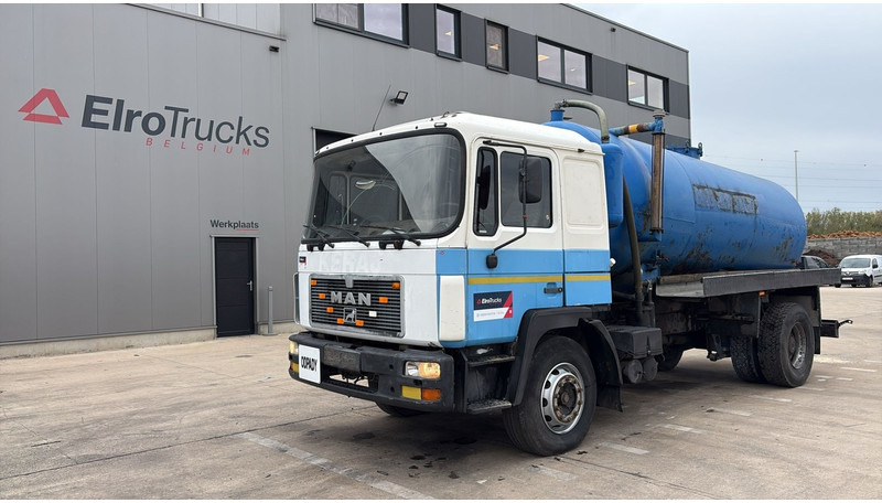 MAN 18.232 (MANUAL PUMP / POMPE MANUELLE / 11.000L) - شاحنة الشفط: صورة 1 MAN 18.232 (MANUAL PUMP / POMPE MANUELLE / 11.000L) - شاحنة الشفط: صورة 1