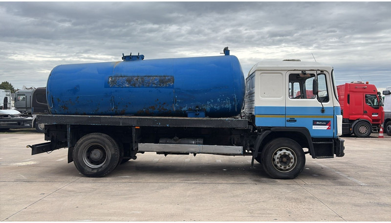 MAN 18.232 (MANUAL PUMP / POMPE MANUELLE / 11.000L) - شاحنة الشفط: صورة 4 MAN 18.232 (MANUAL PUMP / POMPE MANUELLE / 11.000L) - شاحنة الشفط: صورة 4