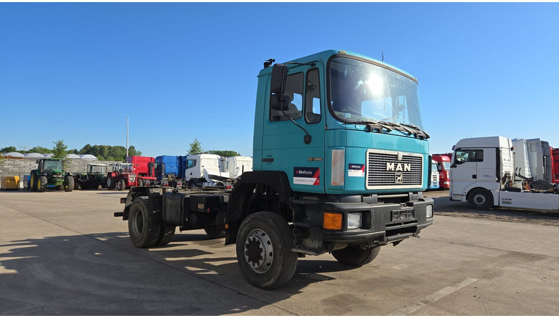 MAN 19.342 (4X4 / ALLRAD / AUXILAIRY / EURO 2 / FULL STEEL SUSP. / LAMES) - شاحنة هيكل كابينة: صورة 2 MAN 19.342 (4X4 / ALLRAD / AUXILAIRY / EURO 2 / FULL STEEL SUSP. / LAMES) - شاحنة هيكل كابينة: صورة 2