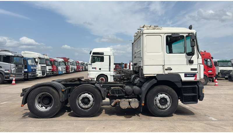 MAN 25.403 (6X2 / 6 CYLINDER / EURO 2 / MANUAL GEARBOX / 8 TYRES) - وحدة جر: صورة 3 MAN 25.403 (6X2 / 6 CYLINDER / EURO 2 / MANUAL GEARBOX / 8 TYRES) - وحدة جر: صورة 3