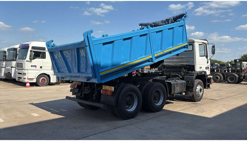 MAN 26.322 (MANUAL PUMP / POMPE MANUELLE / LAMES / GRAND PONT / BIG AXLE) - شاحنة قلاب: صورة 5 MAN 26.322 (MANUAL PUMP / POMPE MANUELLE / LAMES / GRAND PONT / BIG AXLE) - شاحنة قلاب: صورة 5