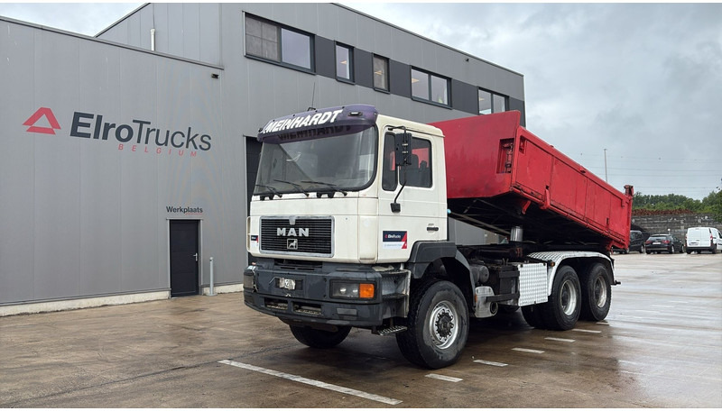 MAN 28.343 (EURO 2 / 6X6 / STEEL SUSP. / BIG AXLE / LAMES / GRAND PONT) - شاحنة قلاب: صورة 1 MAN 28.343 (EURO 2 / 6X6 / STEEL SUSP. / BIG AXLE / LAMES / GRAND PONT) - شاحنة قلاب: صورة 1