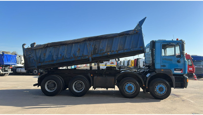 MAN 35.364 (STEEL SUSP. / 6 CYLINDER / BIG AXLE / EURO 2 / MEILLER TIPPER) - شاحنة قلاب: صورة 4 MAN 35.364 (STEEL SUSP. / 6 CYLINDER / BIG AXLE / EURO 2 / MEILLER TIPPER) - شاحنة قلاب: صورة 4
