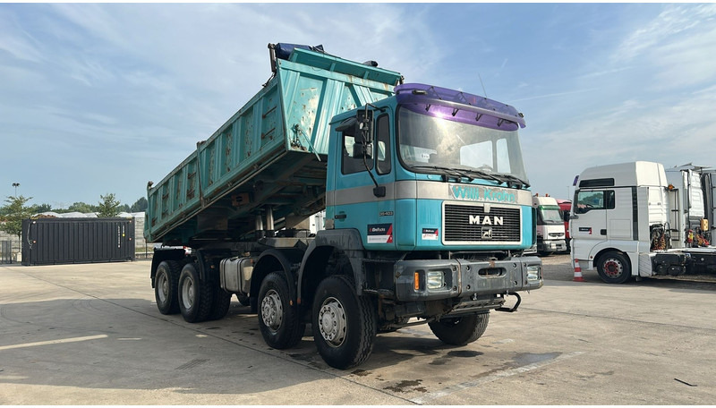 MAN 36.403 (8X6 / LAMES / STEEL SUSP. / BIG AXLE / 6 CYLINDER) - شاحنة قلاب: صورة 2 MAN 36.403 (8X6 / LAMES / STEEL SUSP. / BIG AXLE / 6 CYLINDER) - شاحنة قلاب: صورة 2
