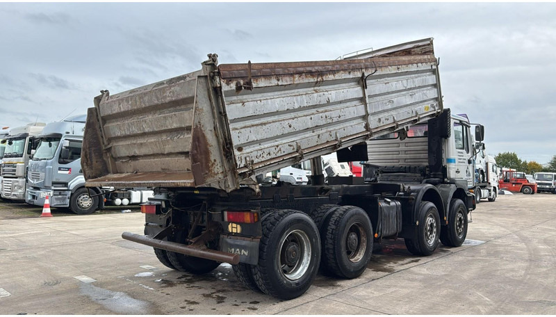 MAN 41.414 (6 CYLINDER / STEEL SUSP. / LAMES / BIG AXLE / GRAND PONT) - شاحنة قلاب: صورة 4 MAN 41.414 (6 CYLINDER / STEEL SUSP. / LAMES / BIG AXLE / GRAND PONT) - شاحنة قلاب: صورة 4