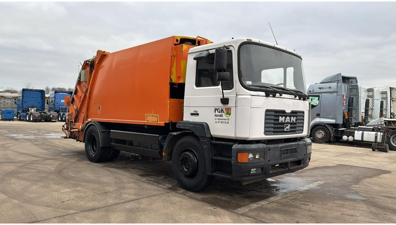 MAN F2000 (GARBAGE TRUCK / TOP CONDITION / 6 CYLINDER / MANUAL GEARBOX) - شاحنة النفايات: صورة 3 MAN F2000 (GARBAGE TRUCK / TOP CONDITION / 6 CYLINDER / MANUAL GEARBOX) - شاحنة النفايات: صورة 3