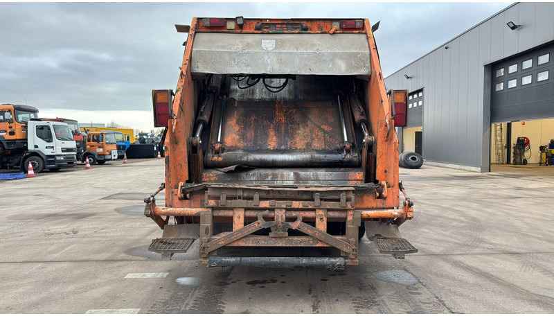 MAN F2000 (GARBAGE TRUCK / TOP CONDITION / 6 CYLINDER / MANUAL GEARBOX) - شاحنة النفايات: صورة 5 MAN F2000 (GARBAGE TRUCK / TOP CONDITION / 6 CYLINDER / MANUAL GEARBOX) - شاحنة النفايات: صورة 5