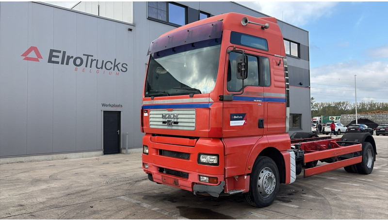 MAN TGA 18.410 (POMPE MANUELLE / MANUAL PUMP / BOITE MANUELLE / MANUAL GEARBOX) - شاحنة هيكل كابينة: صورة 1 MAN TGA 18.410 (POMPE MANUELLE / MANUAL PUMP / BOITE MANUELLE / MANUAL GEARBOX) - شاحنة هيكل كابينة: صورة 1