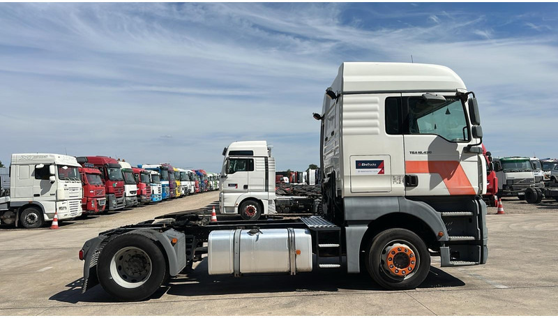 MAN TGA 18.430 (BOITE MANUELLE / MANUAL GEARBOX) - وحدة جر: صورة 4 MAN TGA 18.430 (BOITE MANUELLE / MANUAL GEARBOX) - وحدة جر: صورة 4