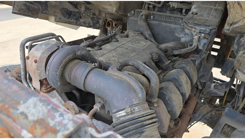 Mercedes-Benz ACTROS 2640 (EPS / 3 PEDALES / V6 / LAMES / GRAND PONT / EURO 2 / SEMI-AUTO) Mercedes-Benz ACTROS 2640 (EPS / 3 PEDALES / V6 / LAMES / GRAND PONT / EURO 2 / SEMI-AUTO): صورة 20