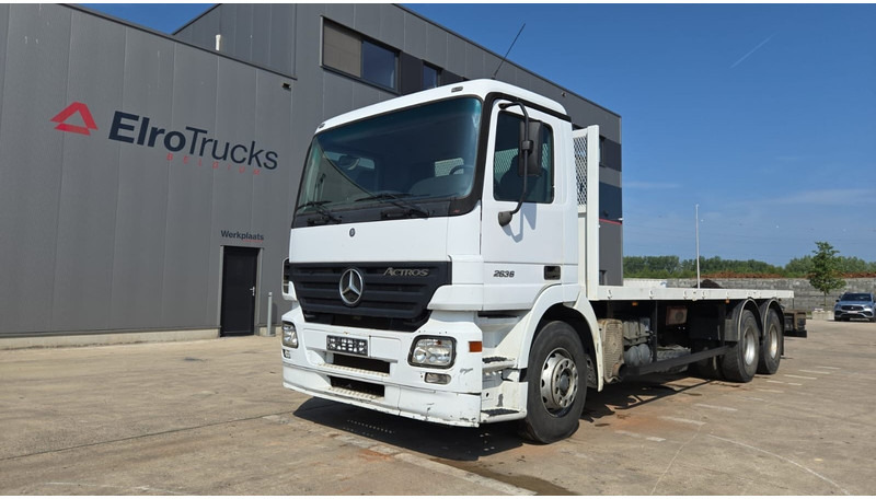 Mercedes-Benz Actros 2636 (6X4 / LAMES / GRAND PONT / MP2 / STEEL SUSP. / BOITE MANUELLE / MANUAL GEARBOX / 9M CHASSIS !!!) - شاحنات مسطحة: صورة 1 Mercedes-Benz Actros 2636 (6X4 / LAMES / GRAND PONT / MP2 / STEEL SUSP. / BOITE MANUELLE / MANUAL GEARBOX / 9M CHASSIS !!!) - شاحنات مسطحة: صورة 1