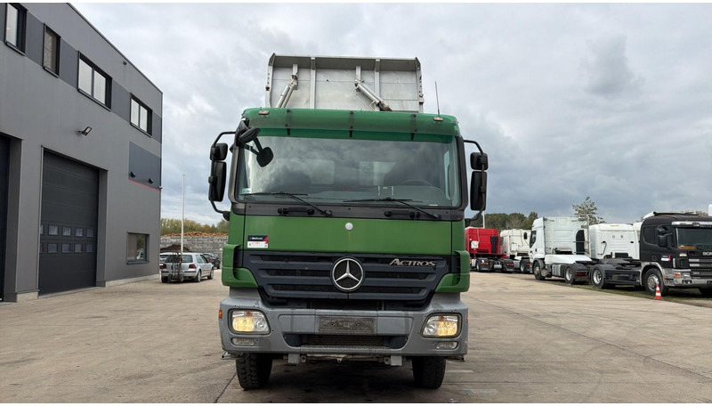 Mercedes-Benz Actros 3246 (EPS / LAMES / GRAND PONT / V6 / MP2 / 3 PEDALES) - شاحنة قلاب: صورة 2 Mercedes-Benz Actros 3246 (EPS / LAMES / GRAND PONT / V6 / MP2 / 3 PEDALES) - شاحنة قلاب: صورة 2