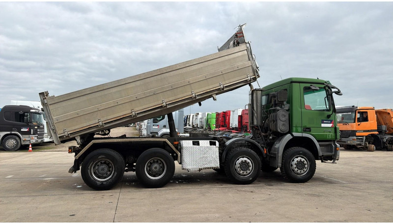 Mercedes-Benz Actros 3246 (EPS / LAMES / GRAND PONT / V6 / MP2 / 3 PEDALES) - شاحنة قلاب: صورة 3 Mercedes-Benz Actros 3246 (EPS / LAMES / GRAND PONT / V6 / MP2 / 3 PEDALES) - شاحنة قلاب: صورة 3