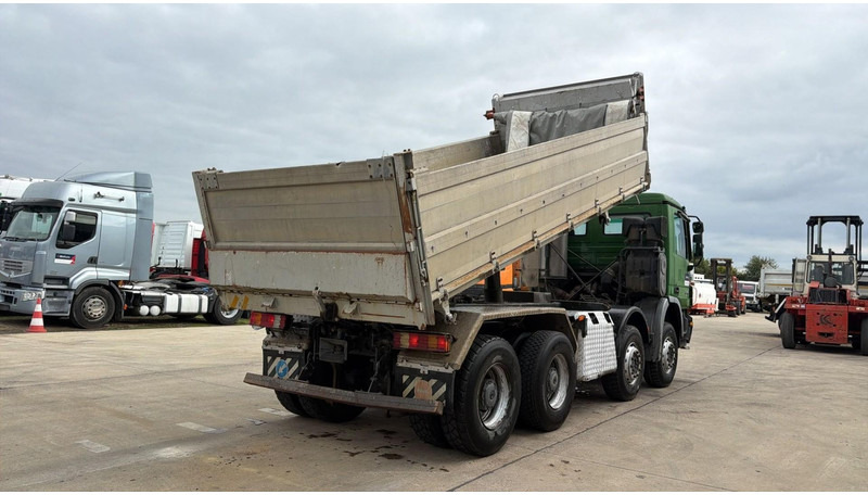 Mercedes-Benz Actros 3246 (EPS / LAMES / GRAND PONT / V6 / MP2 / 3 PEDALES) - شاحنة قلاب: صورة 4 Mercedes-Benz Actros 3246 (EPS / LAMES / GRAND PONT / V6 / MP2 / 3 PEDALES) - شاحنة قلاب: صورة 4