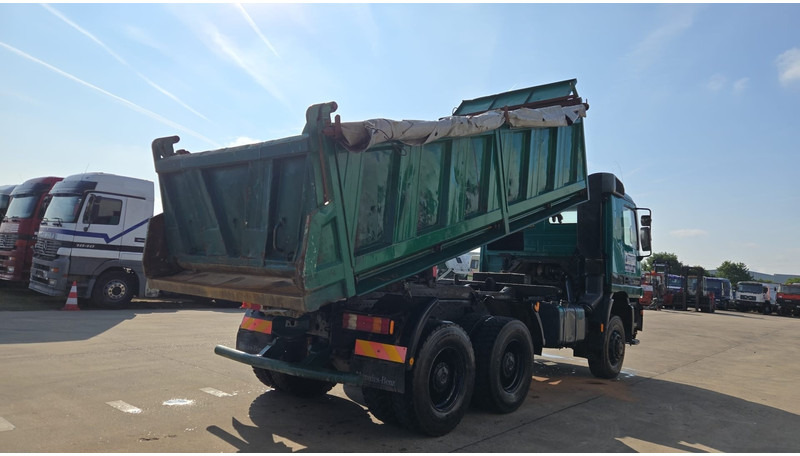 Mercedes-Benz Actros 3331 (BOITE MANUELLE / 6X6 / LAMES / GRAND PONT / V6) - شاحنة قلاب: صورة 5 Mercedes-Benz Actros 3331 (BOITE MANUELLE / 6X6 / LAMES / GRAND PONT / V6) - شاحنة قلاب: صورة 5
