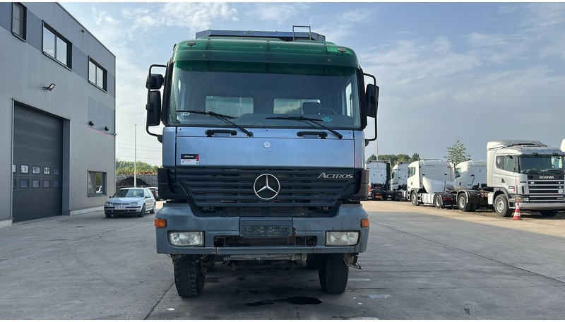 Mercedes-Benz Actros 4143 (8X8 / BOITE MANUELLE / LAMES / GRAND PONT / STEEL SUSP. / BIG AXLE) - شاحنة قلاب: صورة 2 Mercedes-Benz Actros 4143 (8X8 / BOITE MANUELLE / LAMES / GRAND PONT / STEEL SUSP. / BIG AXLE) - شاحنة قلاب: صورة 2