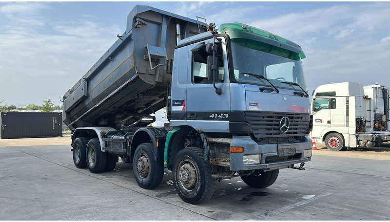 Mercedes-Benz Actros 4143 (8X8 / BOITE MANUELLE / LAMES / GRAND PONT / STEEL SUSP. / BIG AXLE) - شاحنة قلاب: صورة 5 Mercedes-Benz Actros 4143 (8X8 / BOITE MANUELLE / LAMES / GRAND PONT / STEEL SUSP. / BIG AXLE) - شاحنة قلاب: صورة 5
